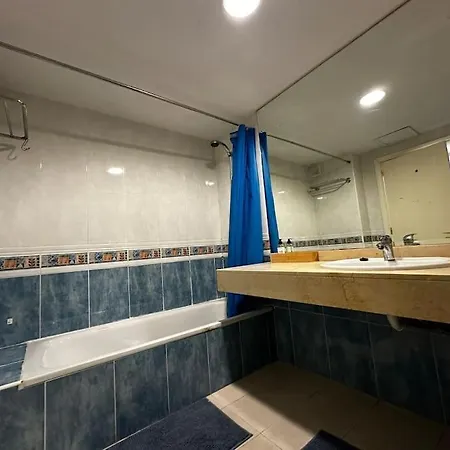 Apartament Comfortable With Park And Pools