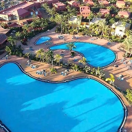 Daire Comfortable With Park And Pools *